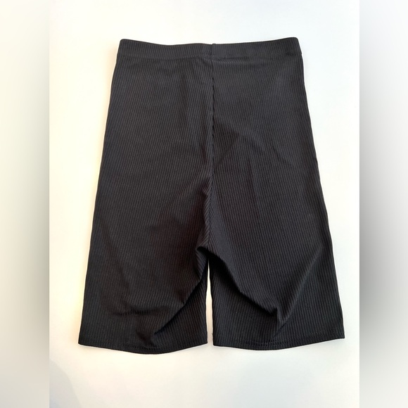 EUC Topshop Maternity ribbed black bike shorts size 4 - Picture 2 of 4